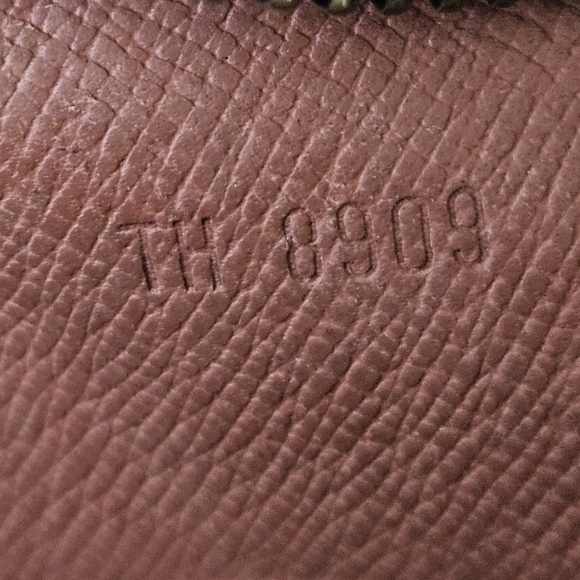 Louis Vuitton 1989 Compiege 23 Clutch Handbag in Monogram Canvas and Leather - Picture 15 of 15